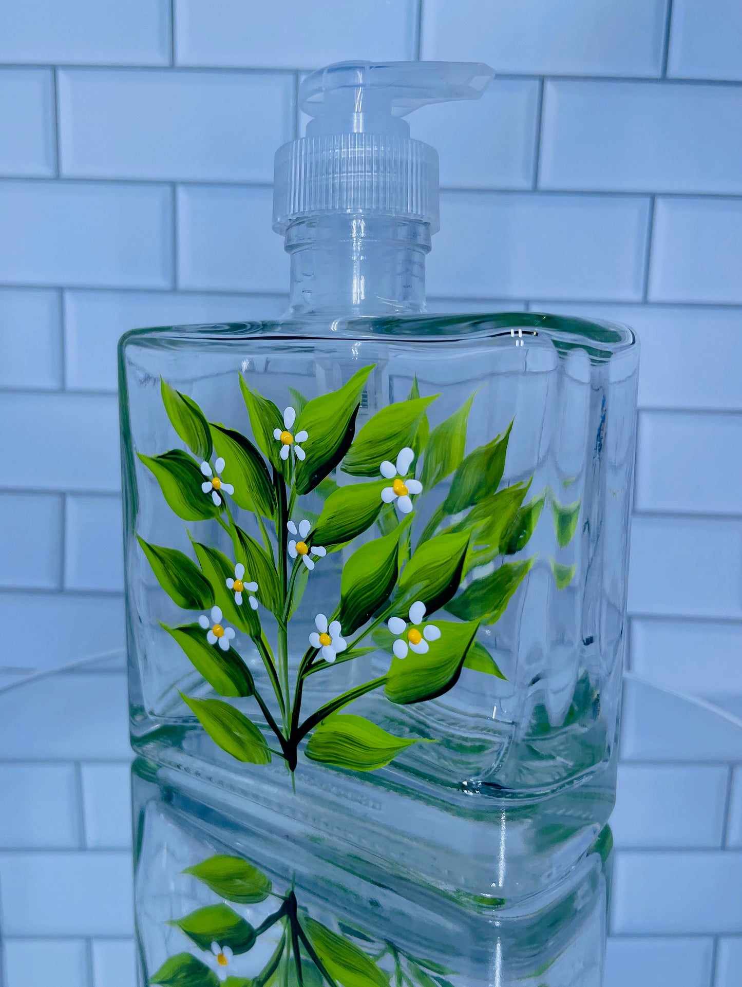 Spring White flowers with Leaves Soap Dispenser